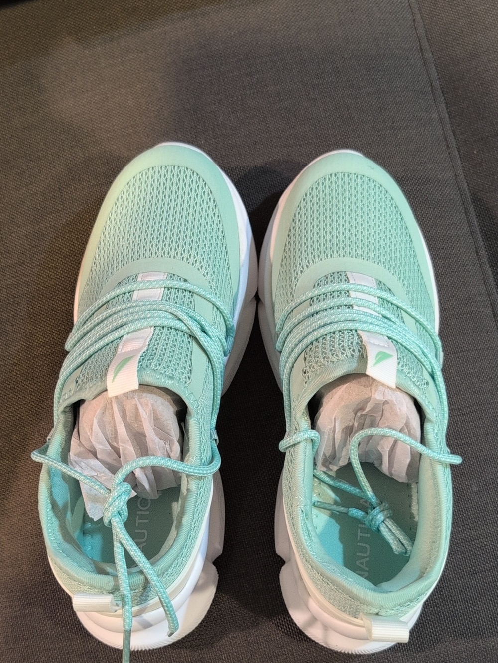 Nautica Women’s Mint Green Lace-Up Sneakers. Size 8 NWT - Picture 3 of 8